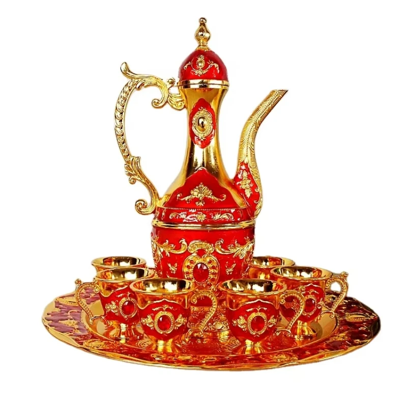 

Металлическая винная коробка, набор золотых кувшинов для вина
