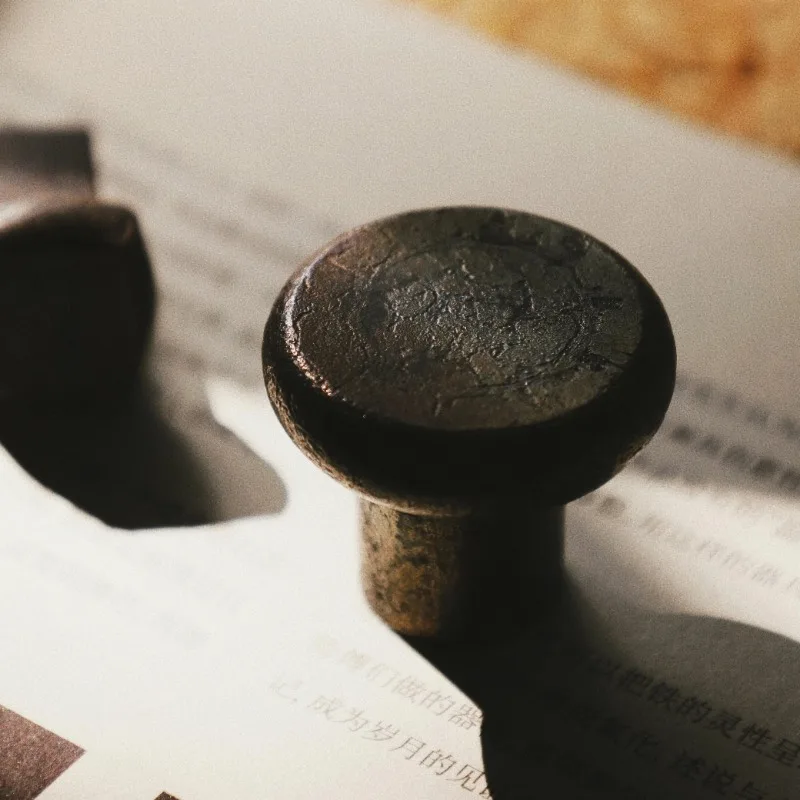 BCD-اليد مزورة الرجعية خزانة تسحب مقبض الباب الحديد مقابض مقطوع مقبض مقابض أدراج ثقب واحد الأثاث مقبض الأجهزة