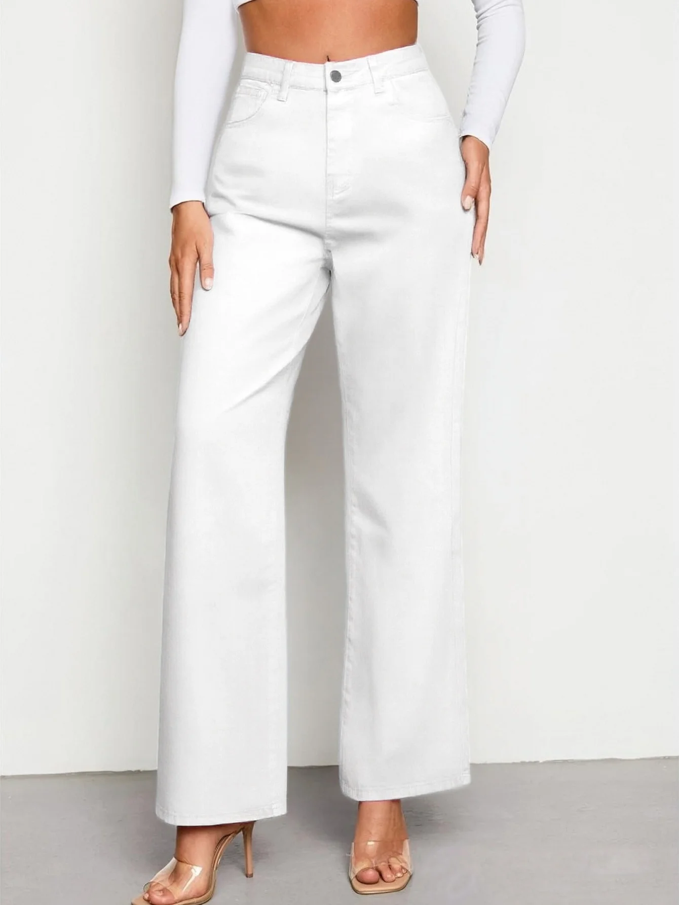 Milky White Trendy Women's Jeans, Suitable For All Seasons, Versatile And Casual. Features Delicate Butterfly Knot Embroidery.