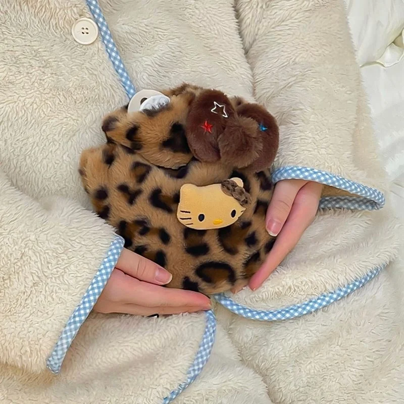 ซานริโอ เฮลโล คิตตี้ ตุ๊กตาขนนุ่มลายเสือดาว พร้อมซิลิโคนด้านใน ให้ความอบอุ่นมือ ถุงน้ำร้อนแบบเติมน้ำ ของขวัญวันหยุด