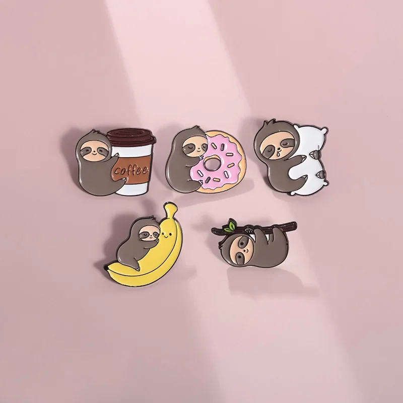 Alfileres esmaltados de perezoso perezoso para niños y amigos, broches de plátano con donut de café y perezoso de dibujos animados, insignia de Metal para solapa, regalo de joyería