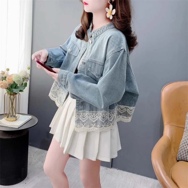 Giacca di jeans patchwork in pizzo coreano per donna in primavera e autunno 2025 Nuovo top corto casual girocollo W354