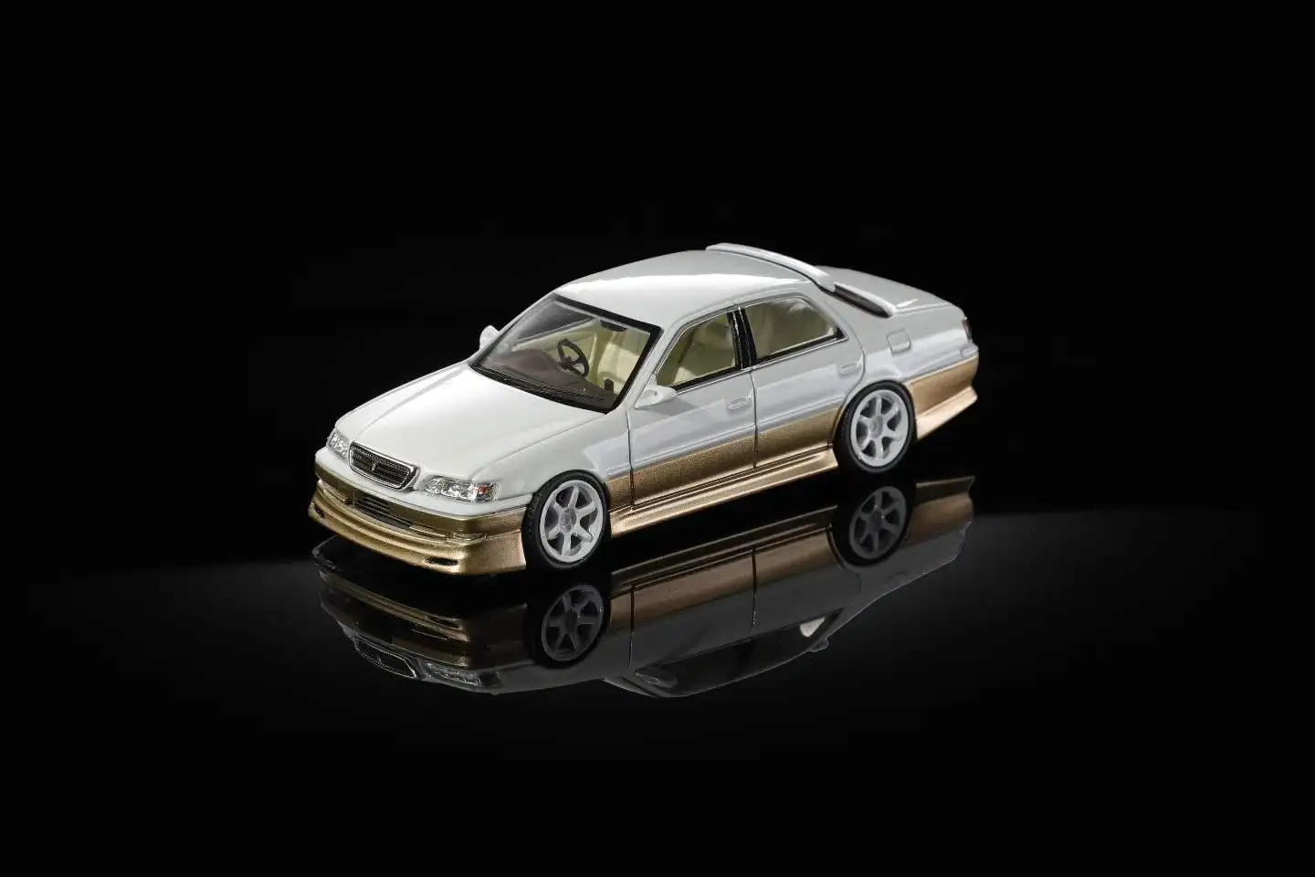 モータル-1-64-cresta-mk5-x100-25-ルラン-シルバー-ホワイトゴールド-ダイキャストモデルカー