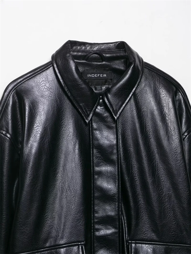 سترة نسائية خريف جديد 2025 سترة منفوخة من الجلد الصناعي بأكمام طويلة سوداء غير رسمية وبساطة أنيقة