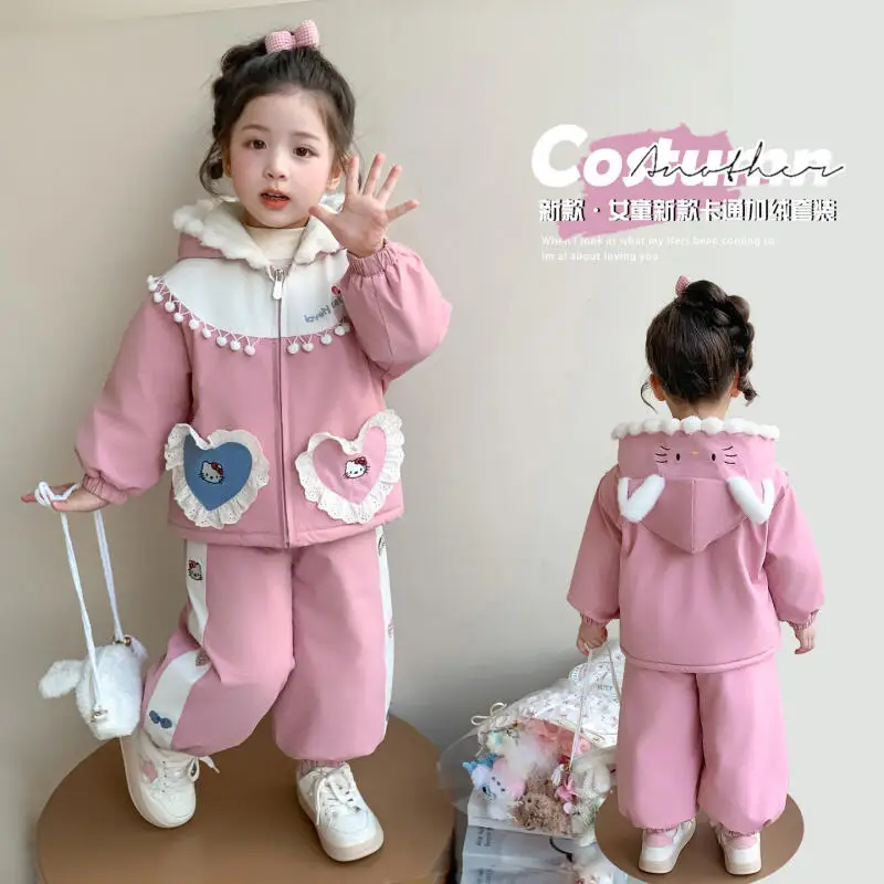 

Толстовка с рисунком HelloKitty для девочек, новинка 2025 года, зима, толстая теплая куртка в стиле аниме Kawaii, 2 предмета, корейское издание, модный комфортный милый комплект