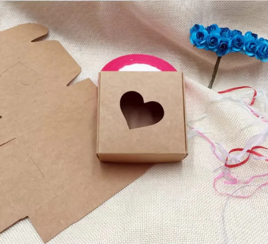 6.5*6.5*3cm Brown Heart Hollow Out Kraft Paper Box Handmade Gift Soap Business Card Favor Party Christmas Cosmetic Package Boxes