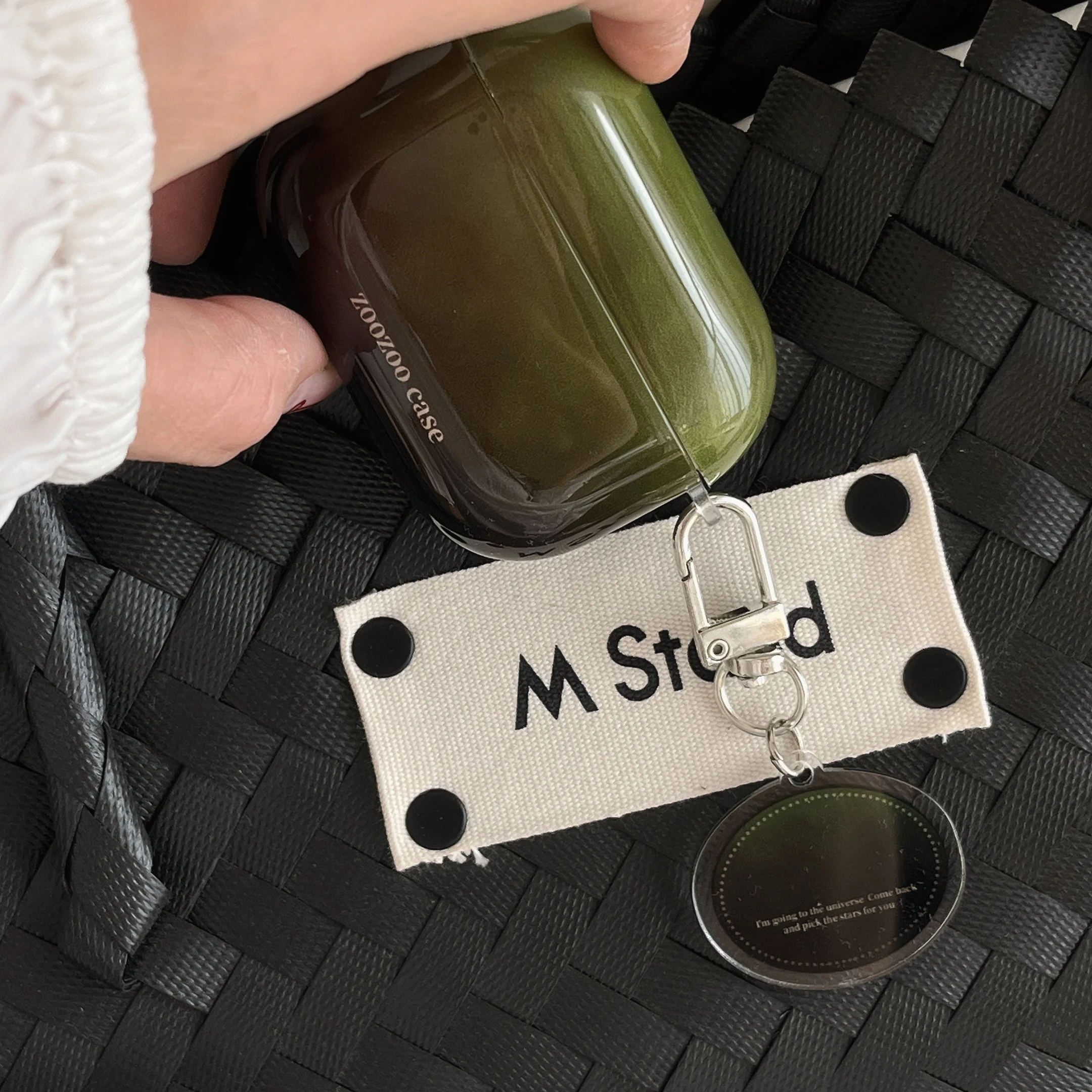 Green Smudged + Bra…