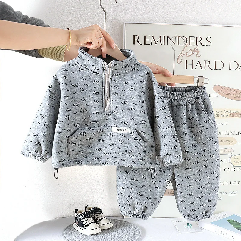 

Boys Thick Clothing sets Winter 2025 Children Warm Velvet Sweatshirts Tops Pants 2pcs Sports Suit For Baby Tracksuit Kids Outfit