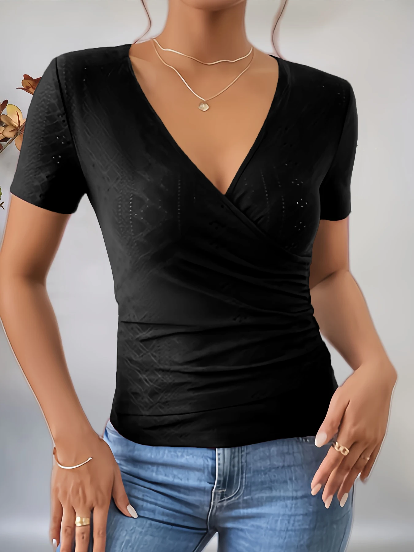 

Новая женская тонкая повседневная полая женская футболка с v-образным вырезом и пуговицами