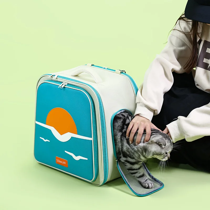 

Expandable & Breathable Cat Carrier Backpack - Portable Soft-Sided Pet Travel Bag with Mesh Windows for Cats & Small Dogs
