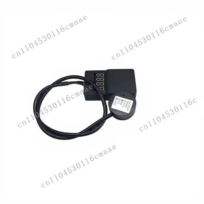 Non-contact capacitive liquid level sensor for non-metallic containers, outputting water level detection position