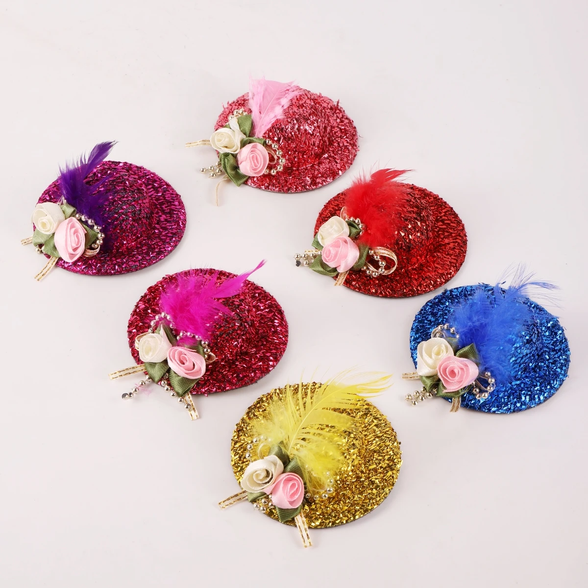 1Pc Dazzling Color Pet Hat Beautiful Feather Flash Diamond Elastic Rope For Pigeon Rabbit Parrot Hamster Chicken Duck Wearing On