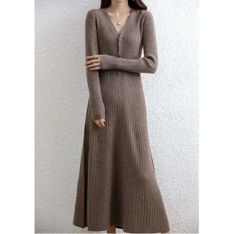 Однотонный свитер с v-образным вырезом в полоску, женский корейский стиль с пряжкой, облегающее и утягивающее осенне-зимнее новое вязаное базовое платье