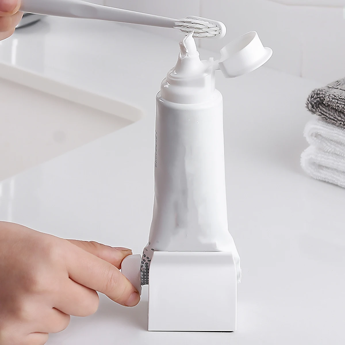 

Toothpaste Squeezer Dispenser Kids for Bathroom Holder Automatic Rolling Manual