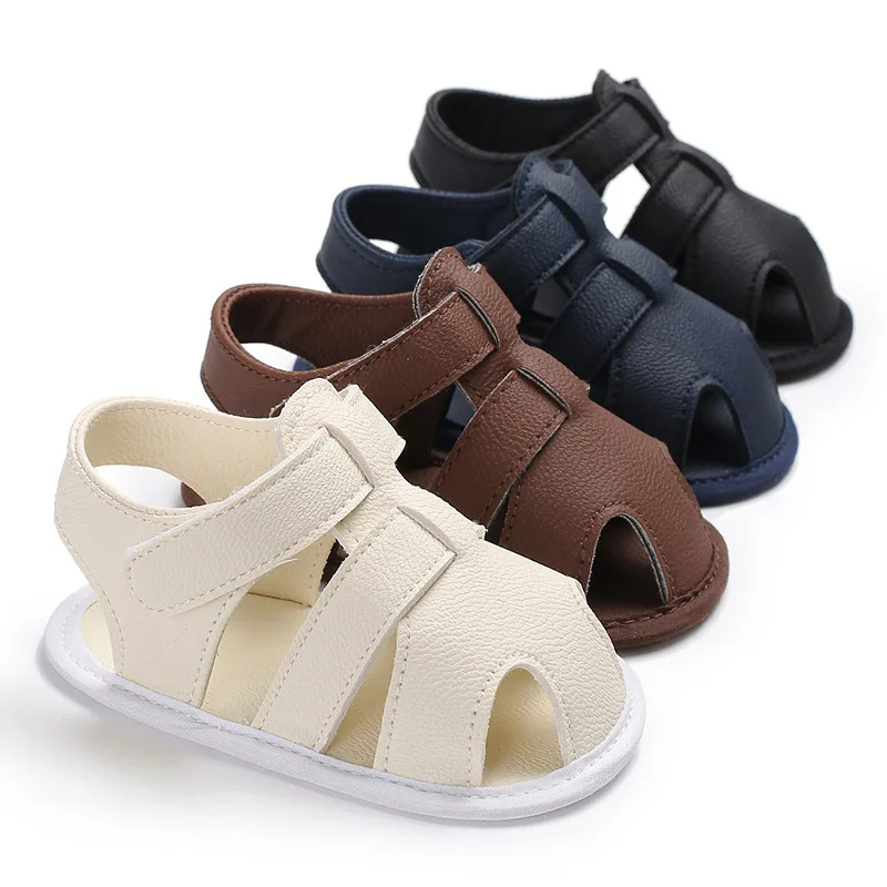 Yibubu sepatu bayi hitam sandal berongga desain berongga sederhana dan bergaya sol lembut dalam ruangan sepatu balita musim panas sandal