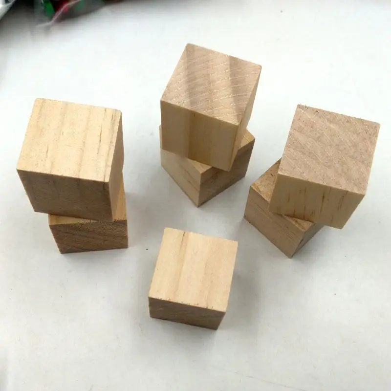 70 pezzi di blocchi di legno non finiti cubi abbellimento giocattoli per hobby 0 mm