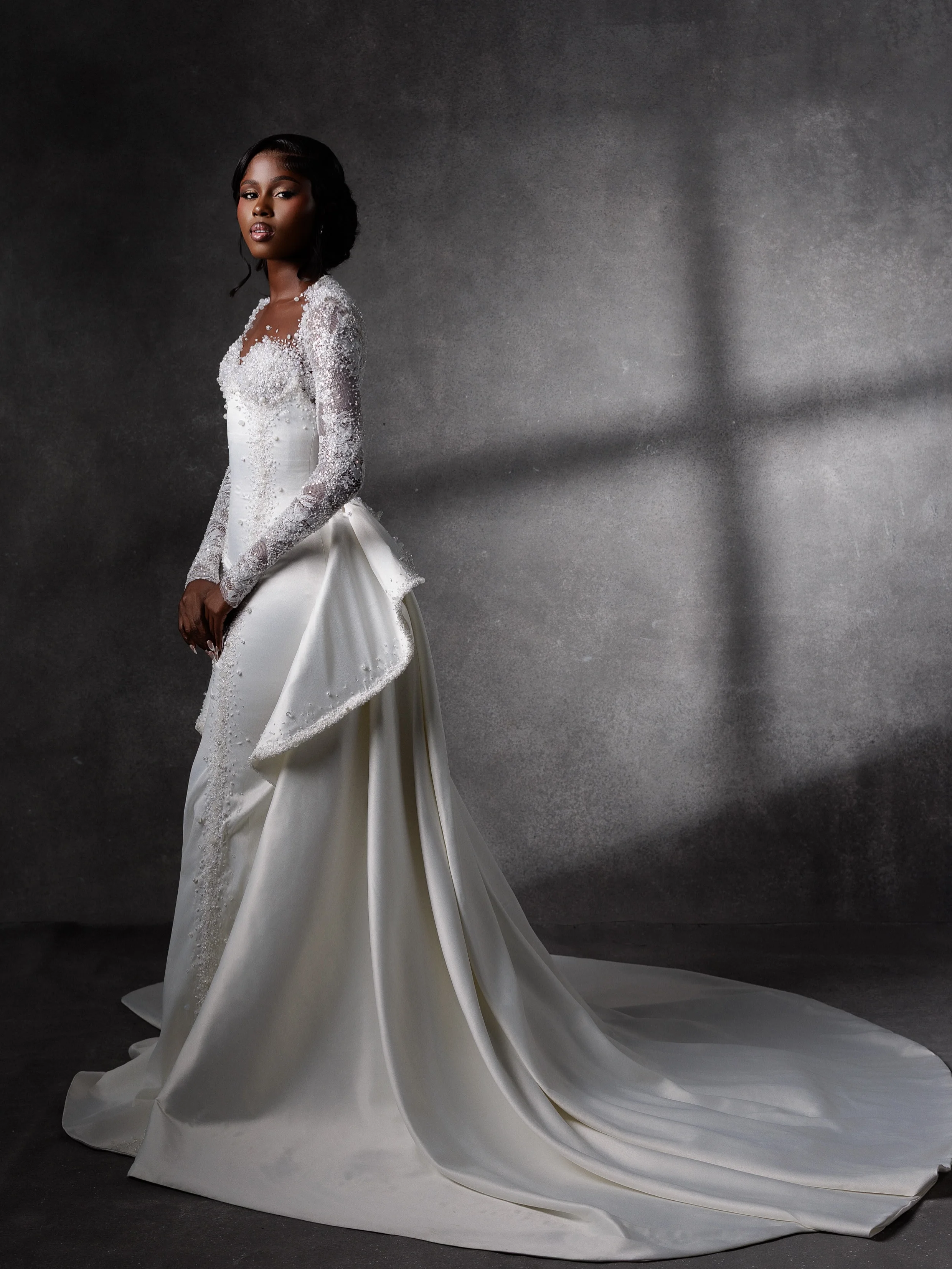 Luxury Mermaid Wedding Dresses Lace Appliques O Neck Beaded Pearls Sequins Bridal Dress Customized Detachable Train Bride Gowns
