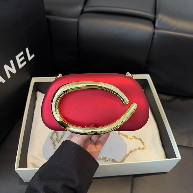 

2025 Новые летние сумки для губной помады для женщин, модная мини-кошелек, сумка через плечо, высококачественная золотая сумка-ракушка, дизайнерская сумка-клатч