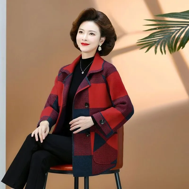 2025 New Plaid Jacket Ladies Short Coat Trend Middle-Aged Old Mothers Shirts Spring Autumn Slim Outwear Women's Fashion Overcoat