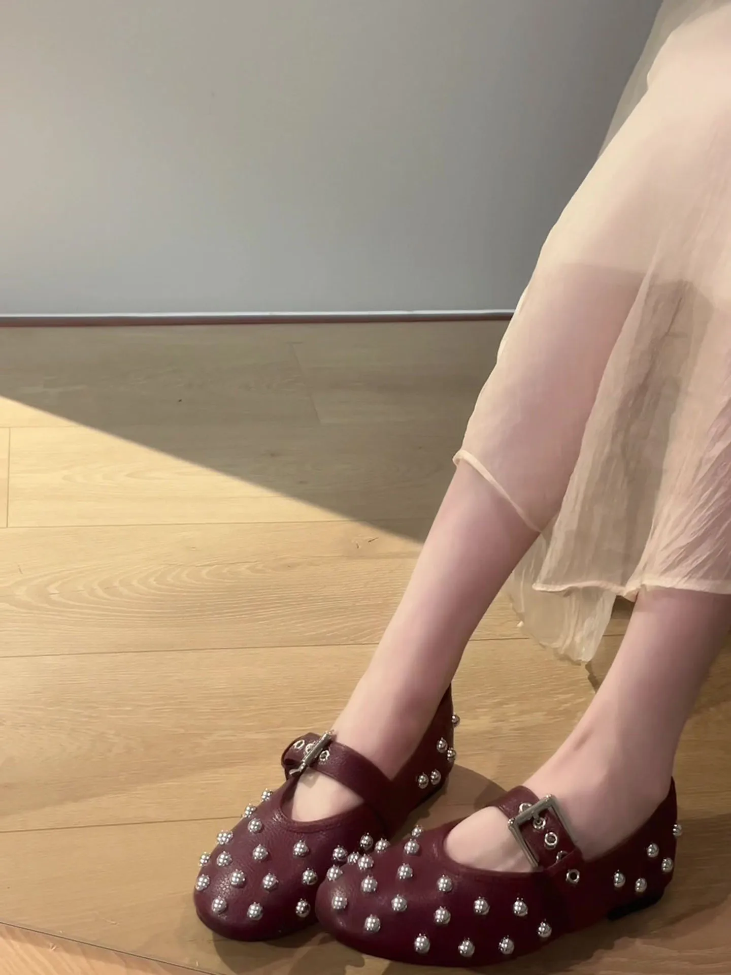 scarpe-basse-da-donna-stile-retro-con-rivetti-e-punta-tonda-modello-mary-jane-nuove-ballerine-estive-con-cinturino-e-fibbia-suola-piatta-slip-on