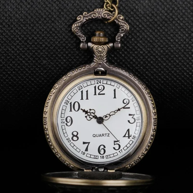خمر ريترو موضوع تصميم كوارتز ساعة الجيب التناظرية قلادة لصبي منحوتة بدقة هدية لساعة الجيب النساء الرجال الأطفال