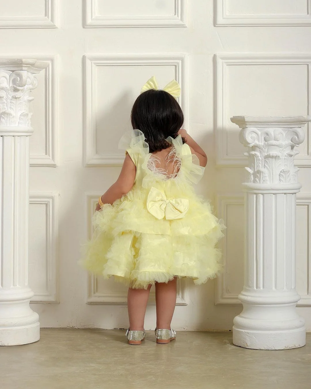 Vestido de niña de flores de satén Yelowe, Ryffles de tul en capas sin mangas para boda, fiesta de cumpleaños para niños, vestidos de baile de primera comunión