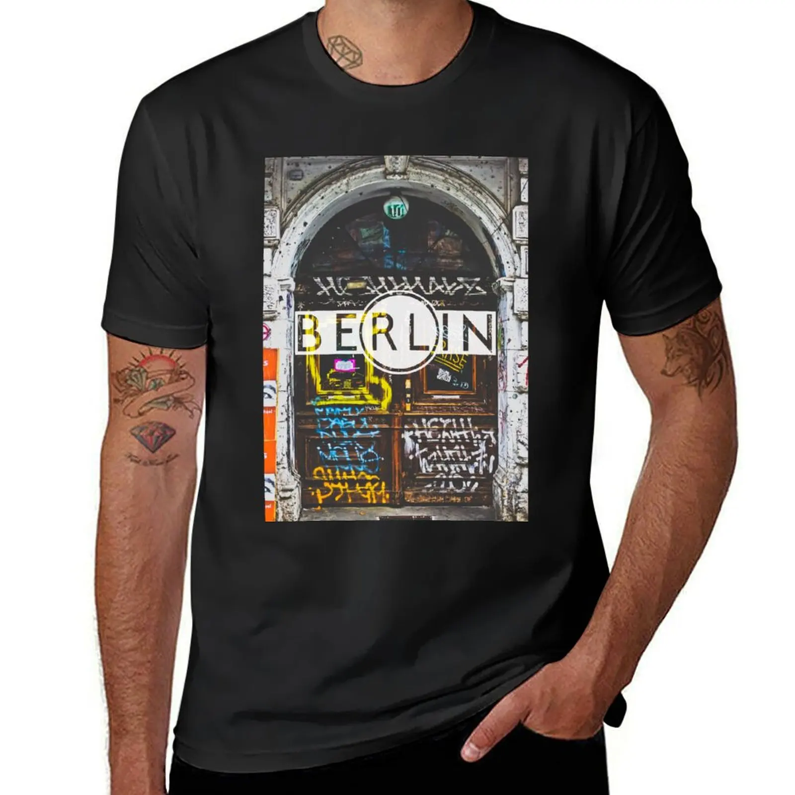 Berlin Grafitti Typography Print T-Shirt korean fashion boys animal print funnys clothes for men