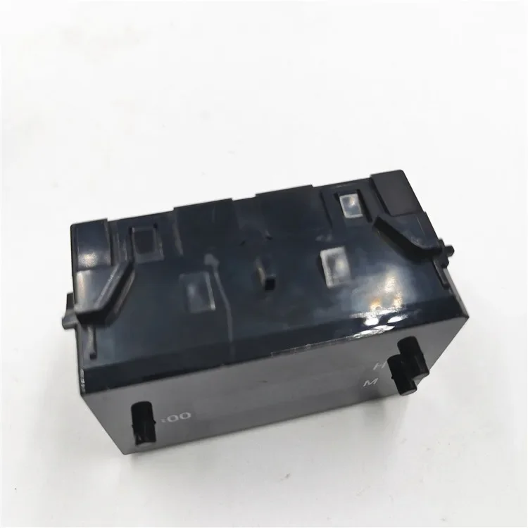 

1pc for Toyota 14-17 COROLLA LEVIN Center console instrument panel workbench electronic clock assembly