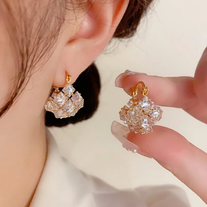 

Изысканные женские серьги-клипсы с блестящими бриллиантами для женщин, модные, элегантные, сверкающие украшения, ювелирные изделия из стерлингового серебра 925 пробы, подарки