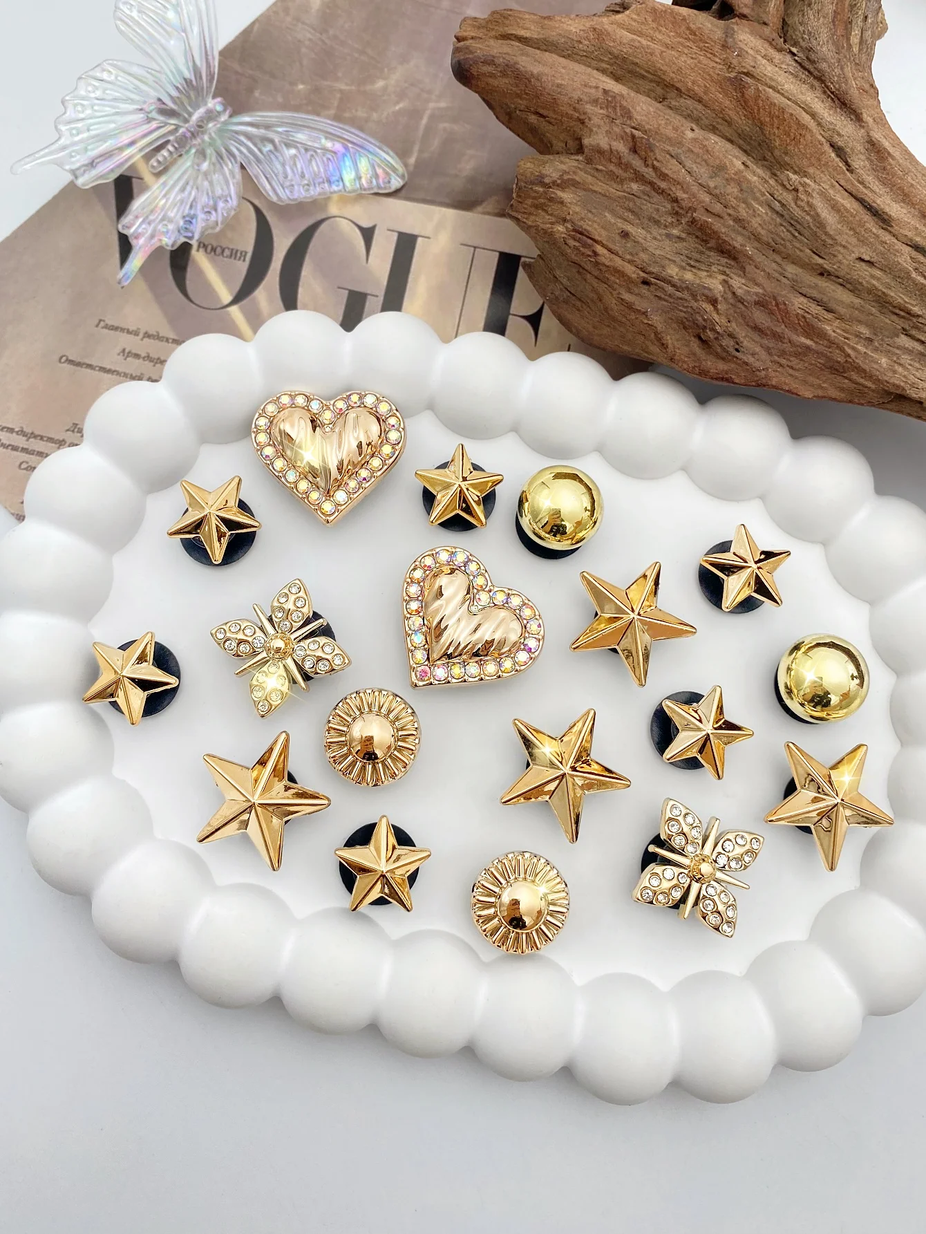18 قطعة من قلوب الماس الذهبية الملونة، نجوم خماسية ذهبية بأحجام مختلفة، إكسسوارات أحذية لؤلؤ ABS ذهبية، ديت DIY