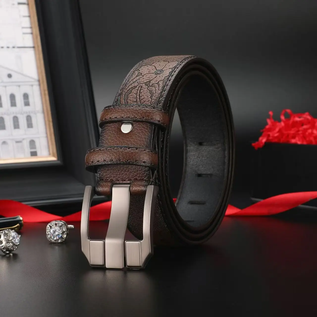 Neue echtes Leder Herren Retro Western-Stil modische Legierung Schnalle Gürtel Herren High-End-Luxusmarke Jeans Gürtel Frauen