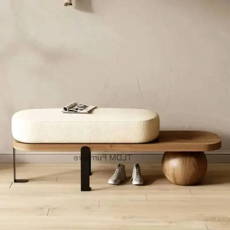 Bancs et poufs modernes et créatifs en bois massif pour l'entrée, le salon, la chambre à coucher, comme tabourets à chaussures ou de chevet