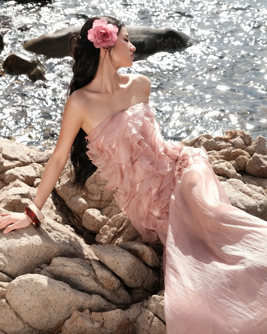 Robe longue en mousseline de soie à volants, sans bretelles, avec détails floraux, pour la plage, la fête de mariage, tenue de soirée, longue et fluide