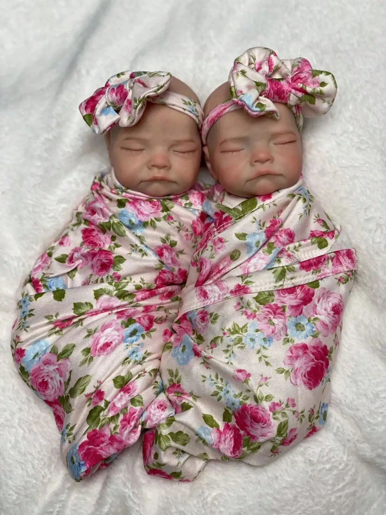 

Saskia 1 pc 10 Inch Silicone Reborn Girl Baby Doll Handmade Bebe Soft Touch Newborn Baby Doll For Children Birthday Gifts