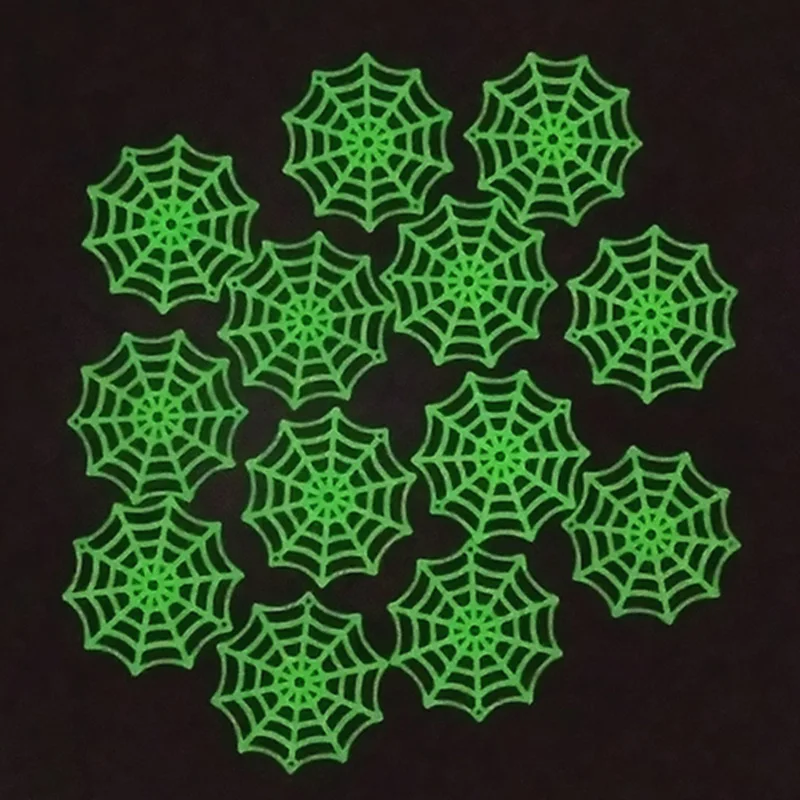 20pcs 5.5cm Plastic Black And White Luminous Spider Web Glow In The Dark Halloween Party Haunted House Courtyard Decor DIY Prop