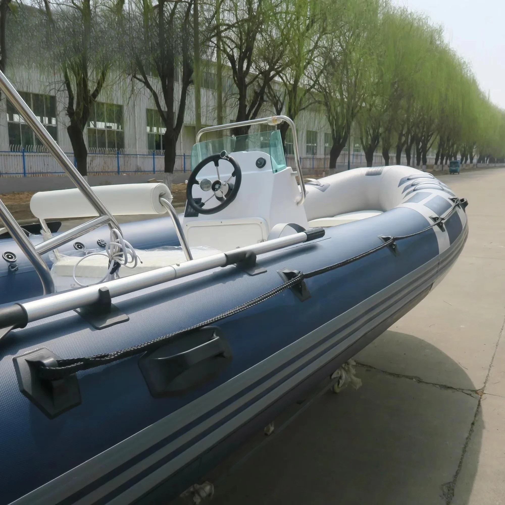 Perahu RIB-520 Fiberglass Tiup Mewah 1.2mm 5.2m PVC/hypalon Laris Manis