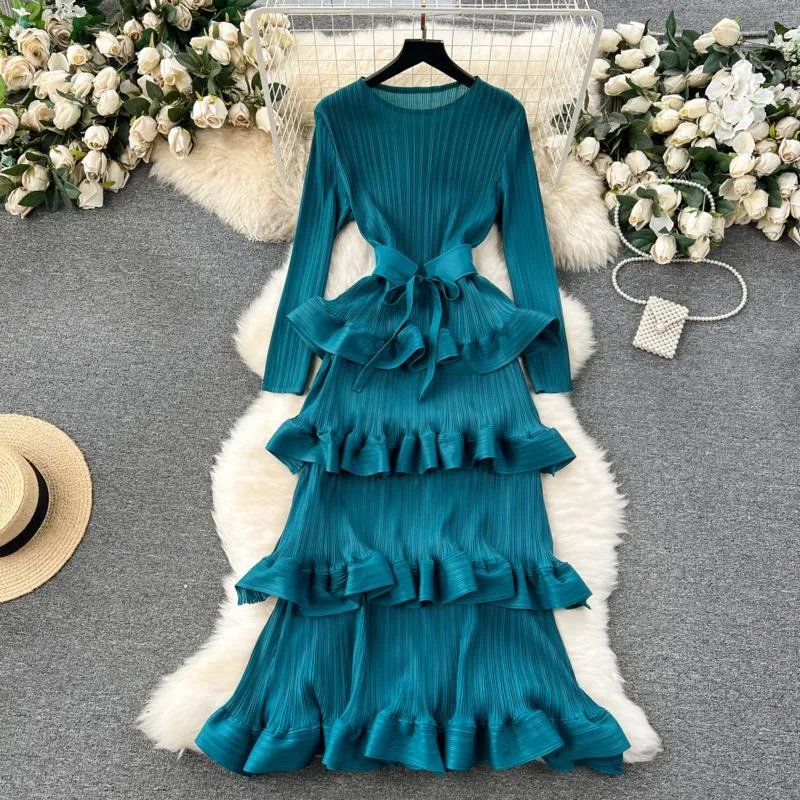 HKSH Herbst Neue Frau Stilvolle Elegante High-End-Licht Luxus Layed Rüschen Plissee Slim Fit Oansatz Bankett Kleid Langes Kleid HK8683