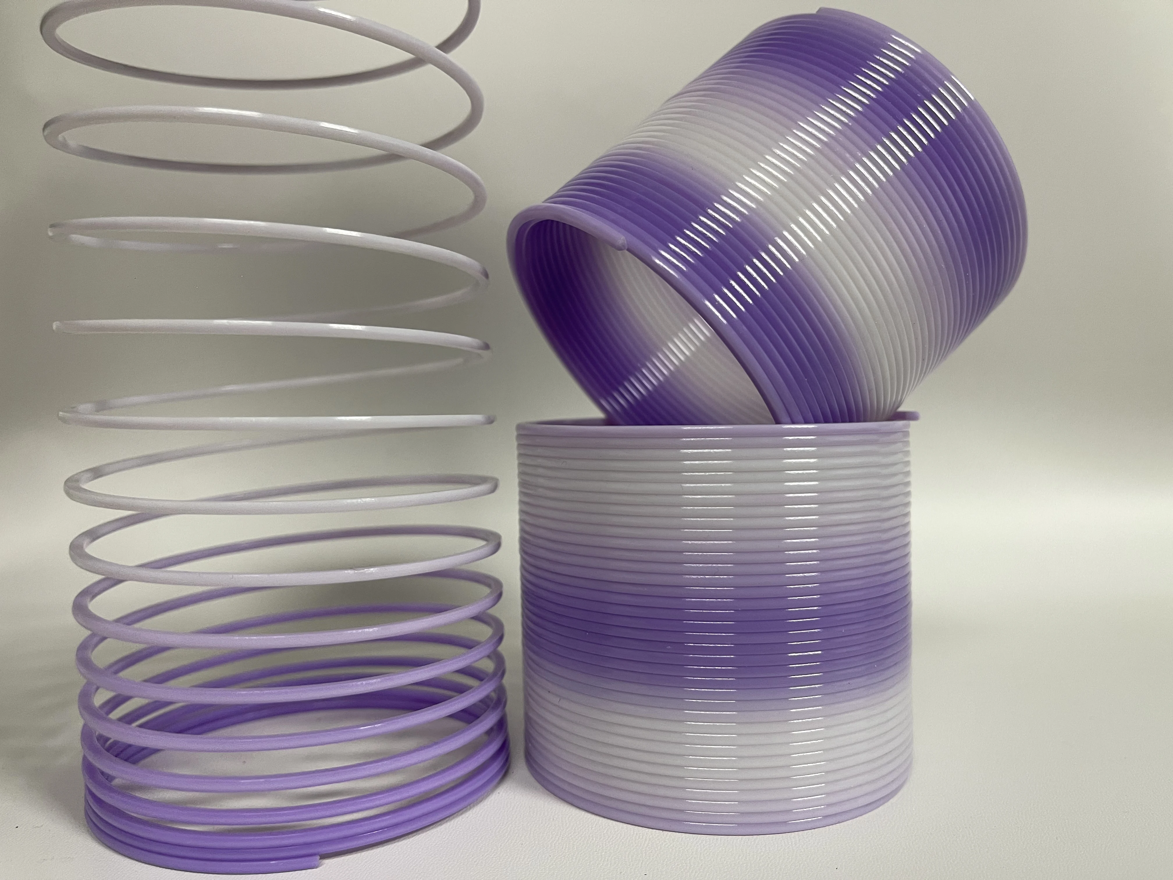 

Pastel Purple Rainbow Coil Fidget Toy 1/2pcs Educational Toy for Stress Relief And Focus
