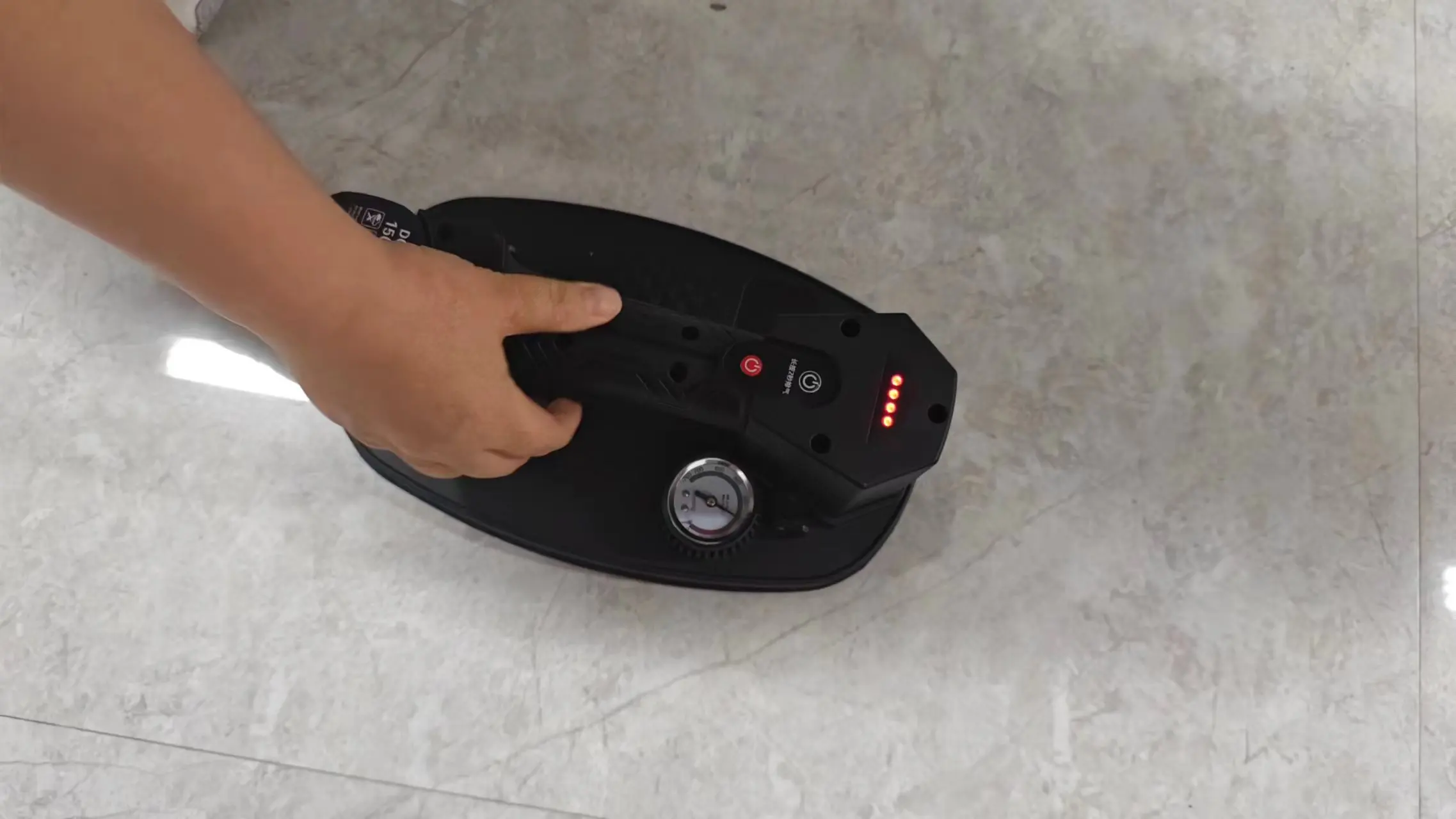 Electric Suction Cups 16.8V Vauccm Suckers 18*12cm Max Load 220KG for Smooth Rough Surfaces Tile Lifting