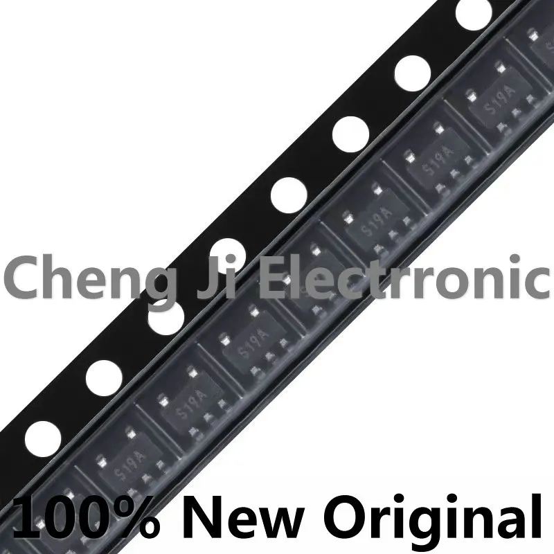 10/20PCS/LOT MCP3221A5T-I/OT、SOT23-5、12 bit single channel A/D converter core