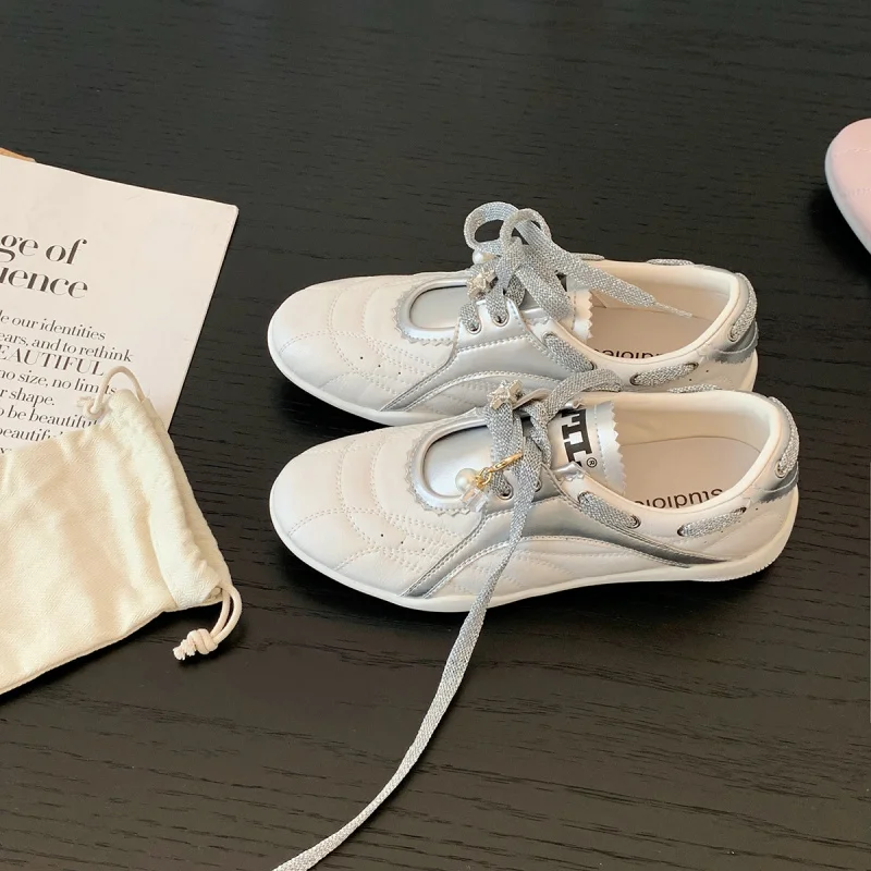 

2025 New Korean Style Platform German Trainer Sneakers for Women with Pearl Lace-Up Casual Two-Tone Color Fashion Shoes