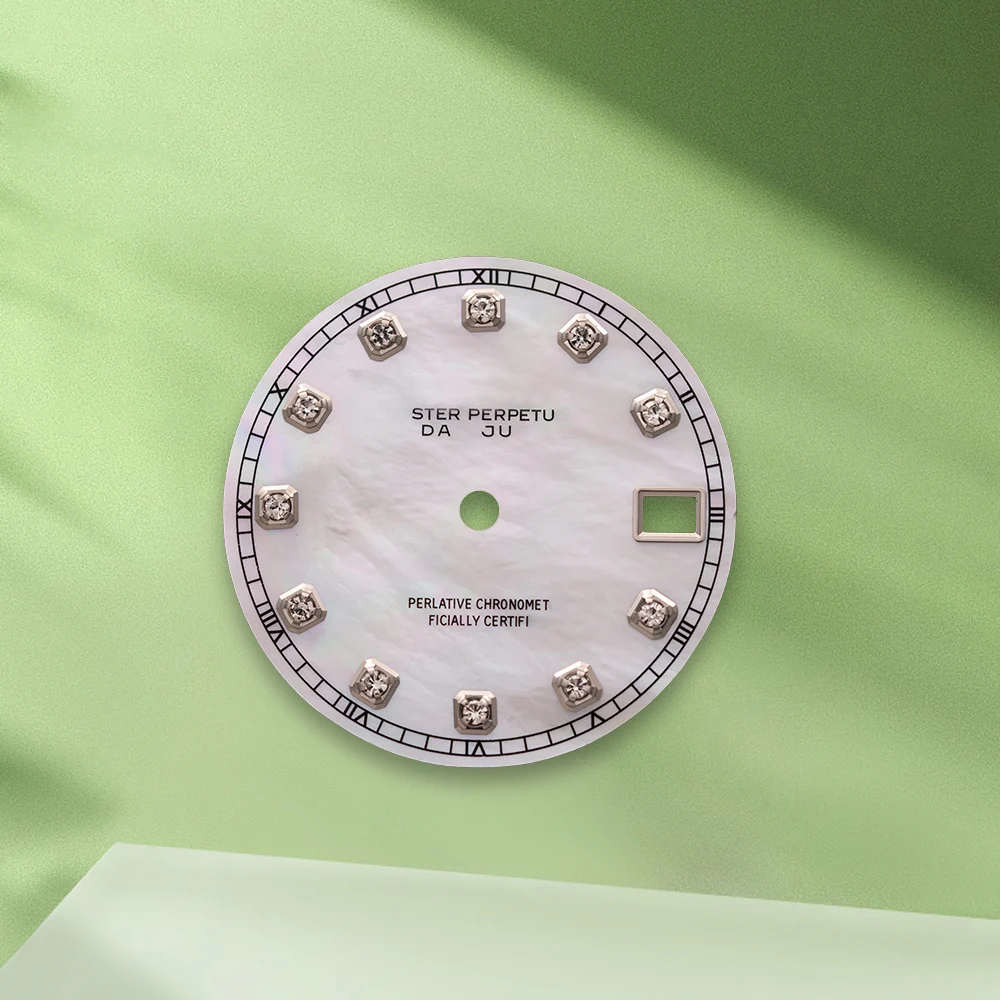 28,5 mm S Logo NH35 Diamanti Madreperla Quadrante Nessuna lancette Misura Movimento NH36 Nessun orologio luminoso Accessori per la modifica