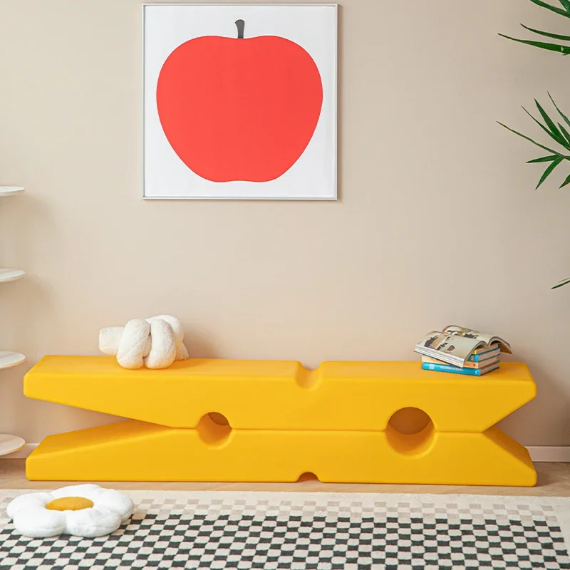 Plastic Shoe Stool Unique Clamp Shape Dining Room Chair Home Decoration Environmental Protection PE Material Nordic Creative