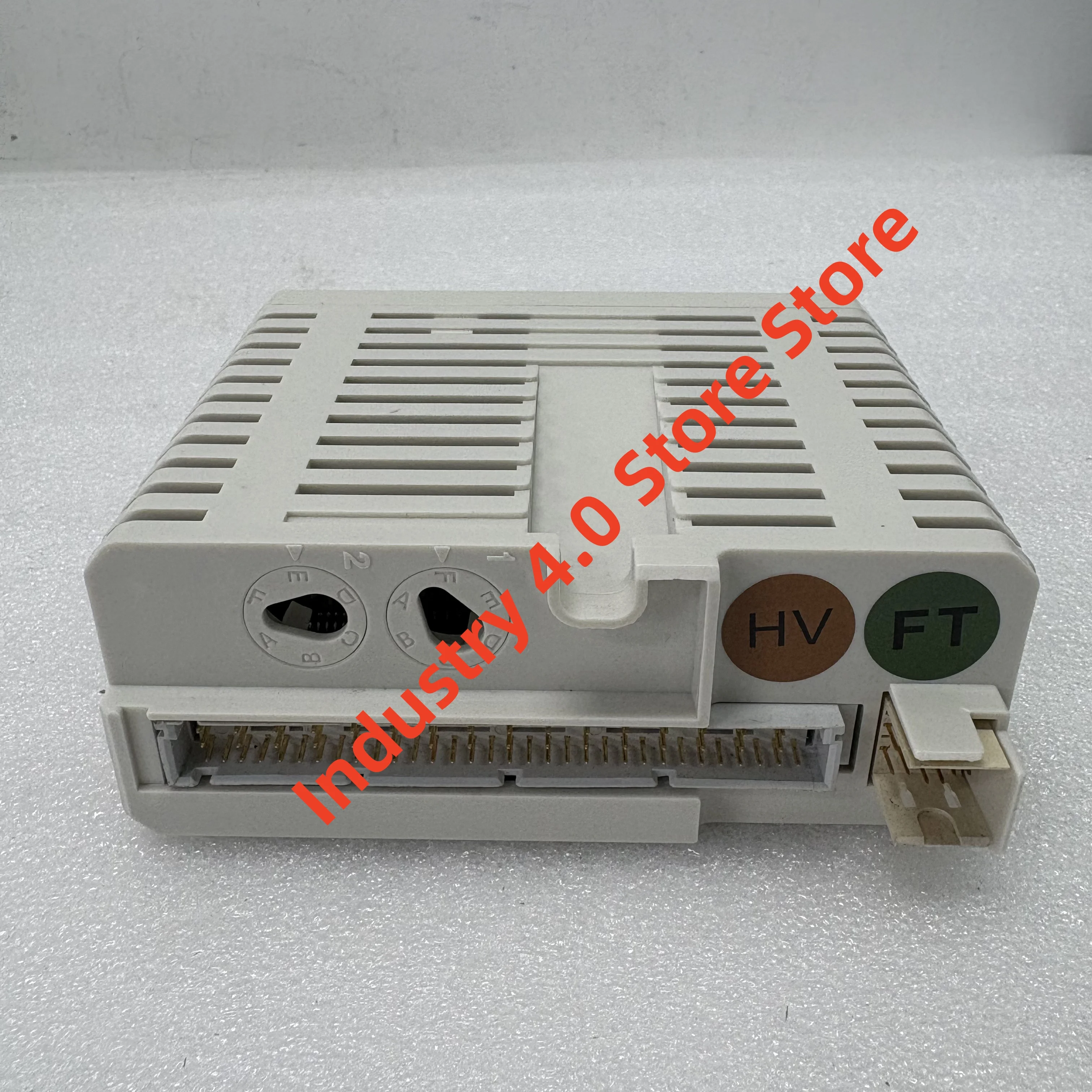 Модуль ПЛК 3BSE028602R1 DO880 новый оригинал