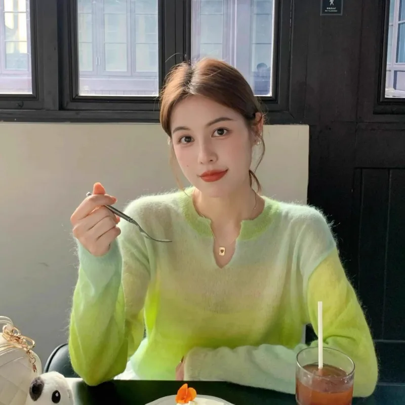 

Women Clothing Spring Autumn Fashion Casual Simplicity Contrasting Colors V-neck Ladies Fashionable Waterproof Mink Knitwear Top