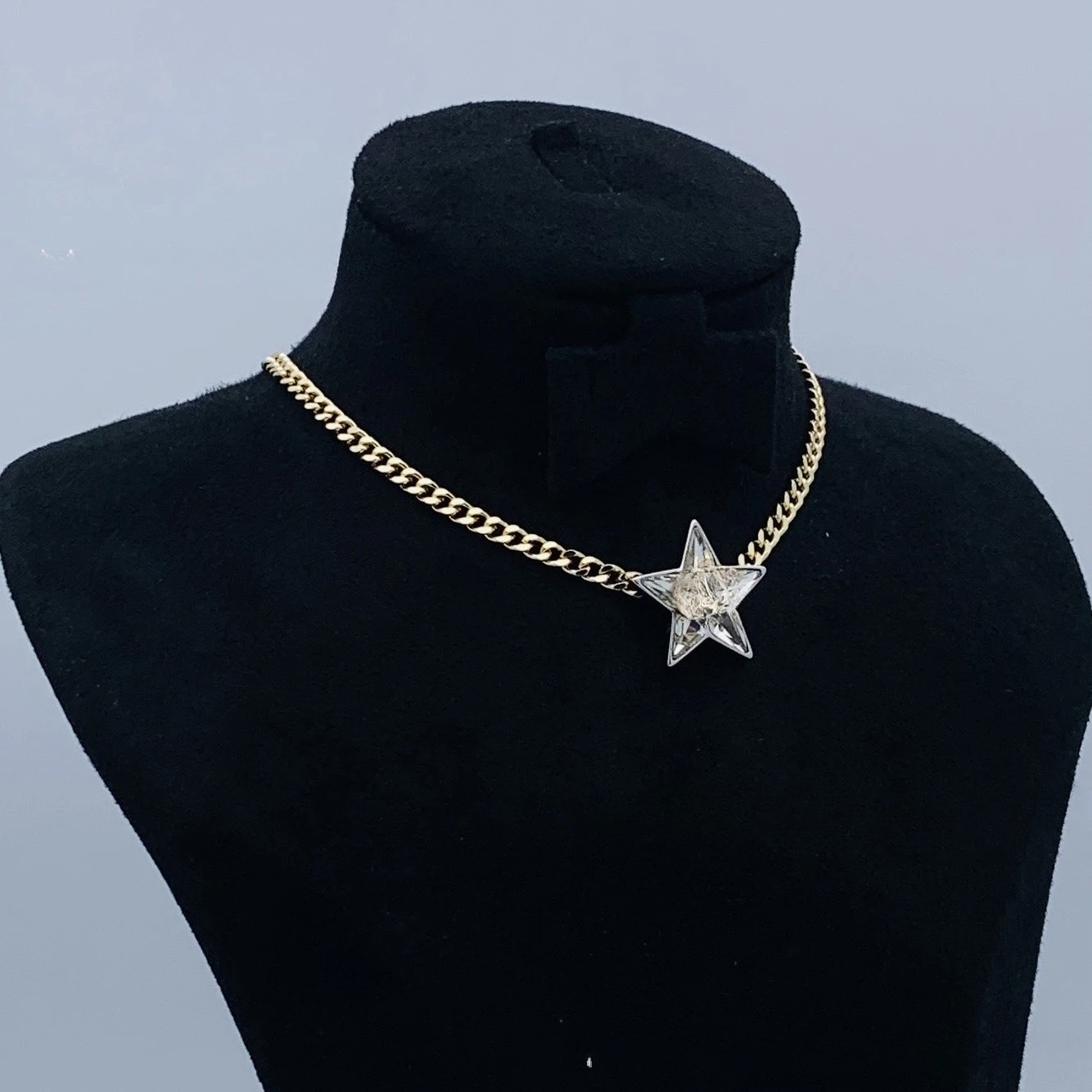 

Средневековое беговое кольцо с крестом, твердые кубики, кулон, ожерелье, легкий роскошный дизайн, цепочка для свитера