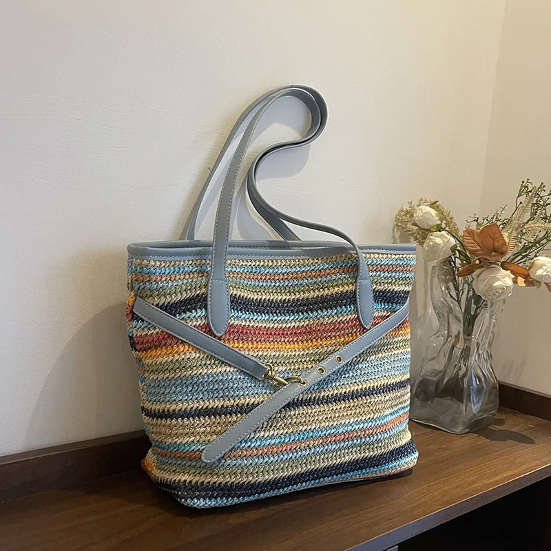 

Новая полосатая соломенная сумка, женская корейская версия, сумка большой вместимости, сумка на плечо в стиле отпуска, элегантный темперамент