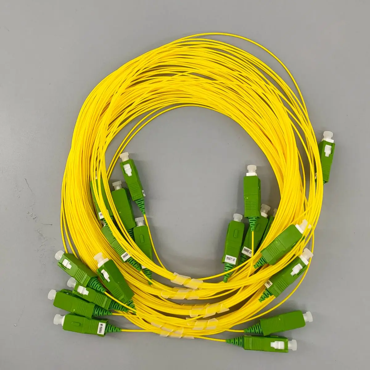 10 قطعة SC/APC إلى SC/APC 9/125μm وضع واحد الألياف البصرية التصحيح الحبال 4 متر 0.9 مللي متر كابل نحيف منخفض الخسارة البلوز لمركز FTTH/البيانات