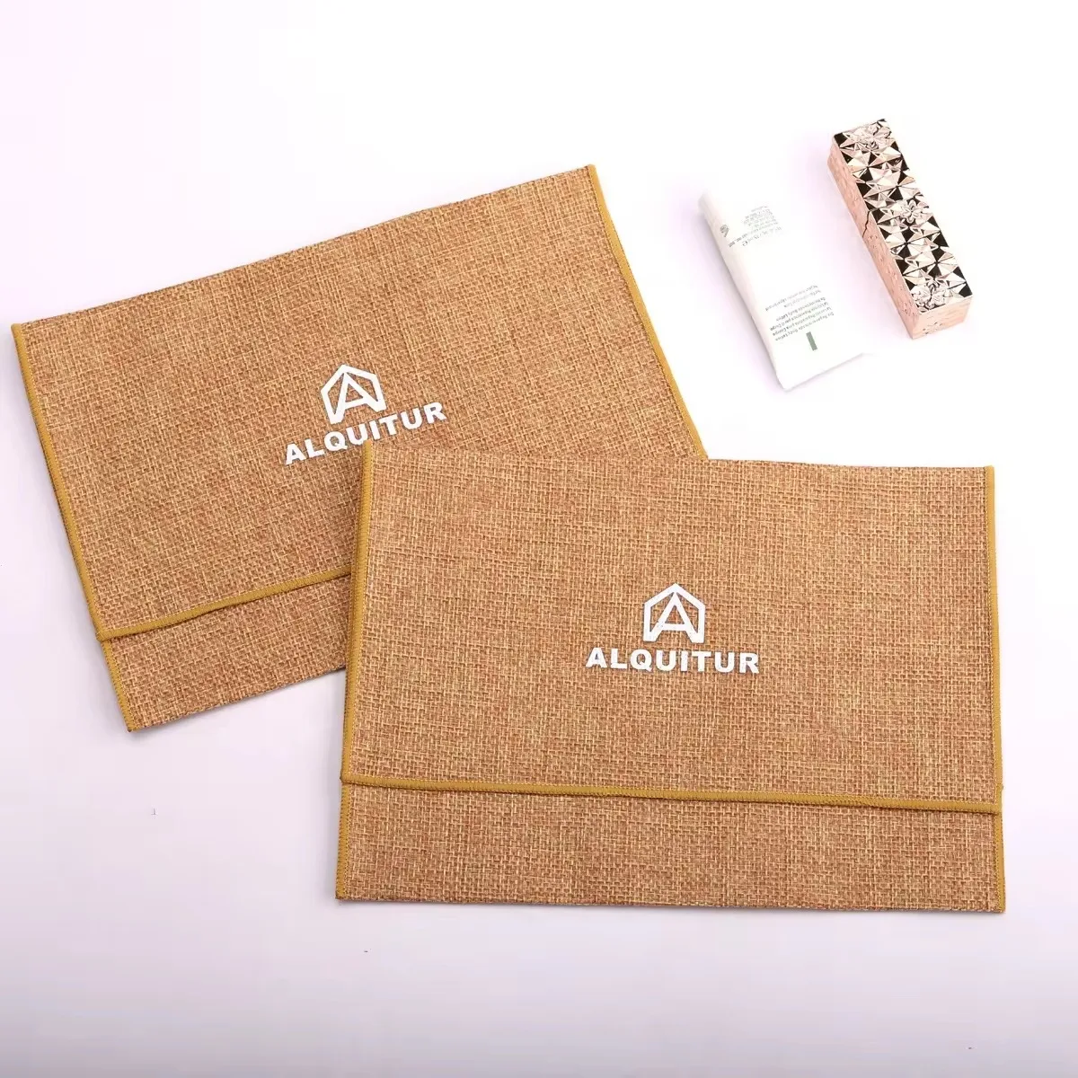 Custom Logo Printed Eco-Friendly Jute Envelope Pouch For RecCustom Logo Printed Eco-Friendly Jute Eyclable Gift Packing Dust Bag