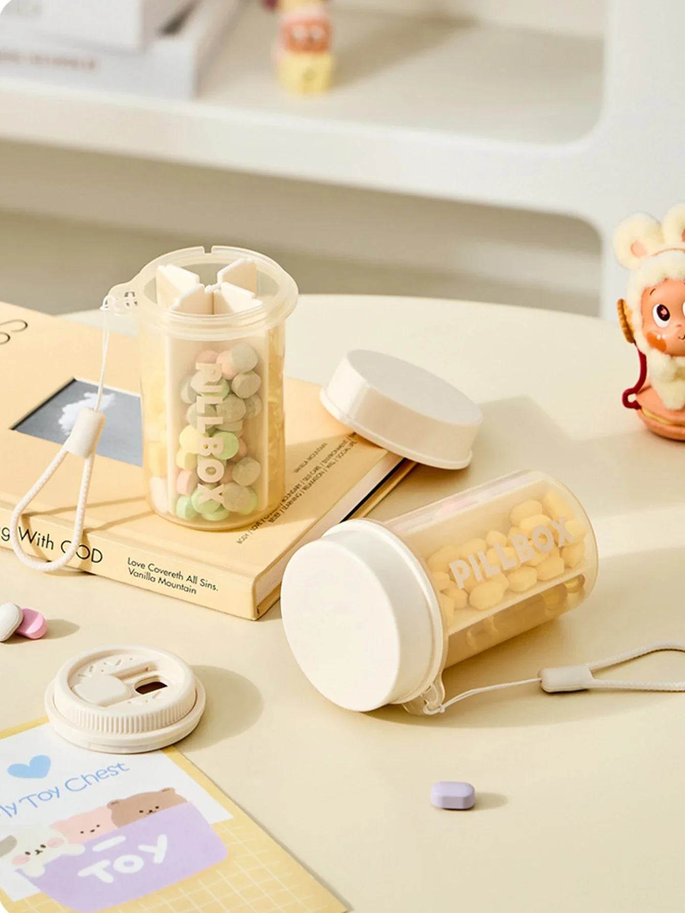 4 Grids Portable Pill Cup Bottle Organizer Supplement Organizer for Holding 4 Various Vitamins Travel Pill Case Box Container